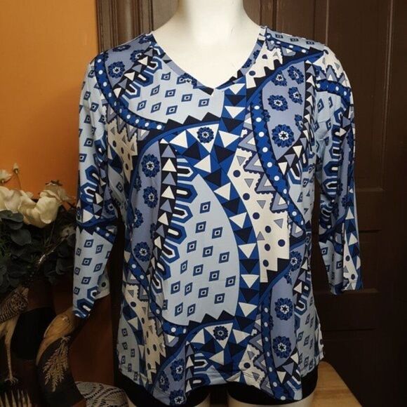 Linea By Louis Dell’Olio Blue Motif V-neck Blouse 2X - Picture 2 of 12